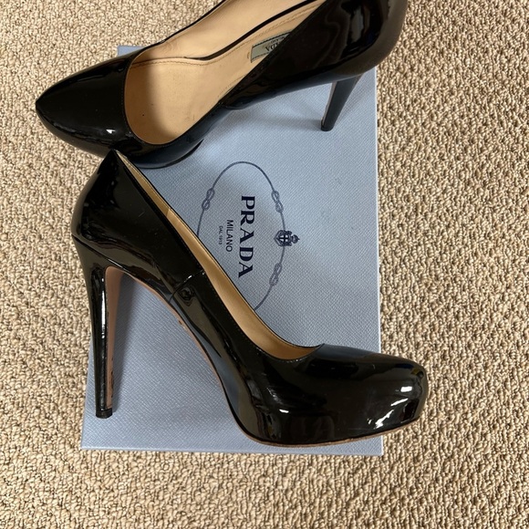PRADA Black Patent Leather Almond Toe Pumps Size 41 - Picture 6 of 7